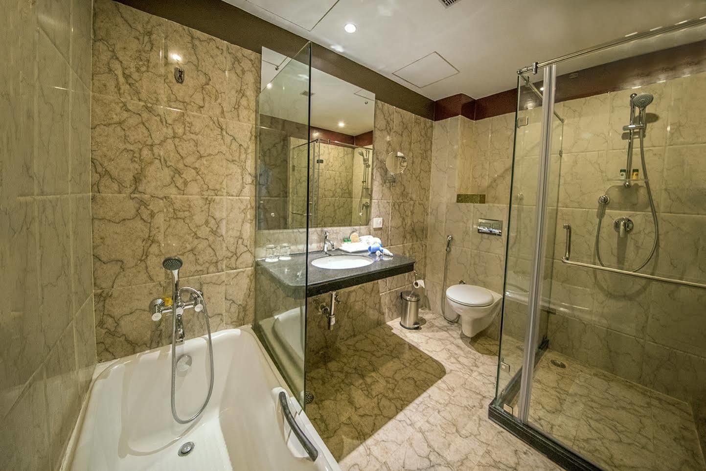 The Fern Residency Kolkata Otel Dış mekan fotoğraf