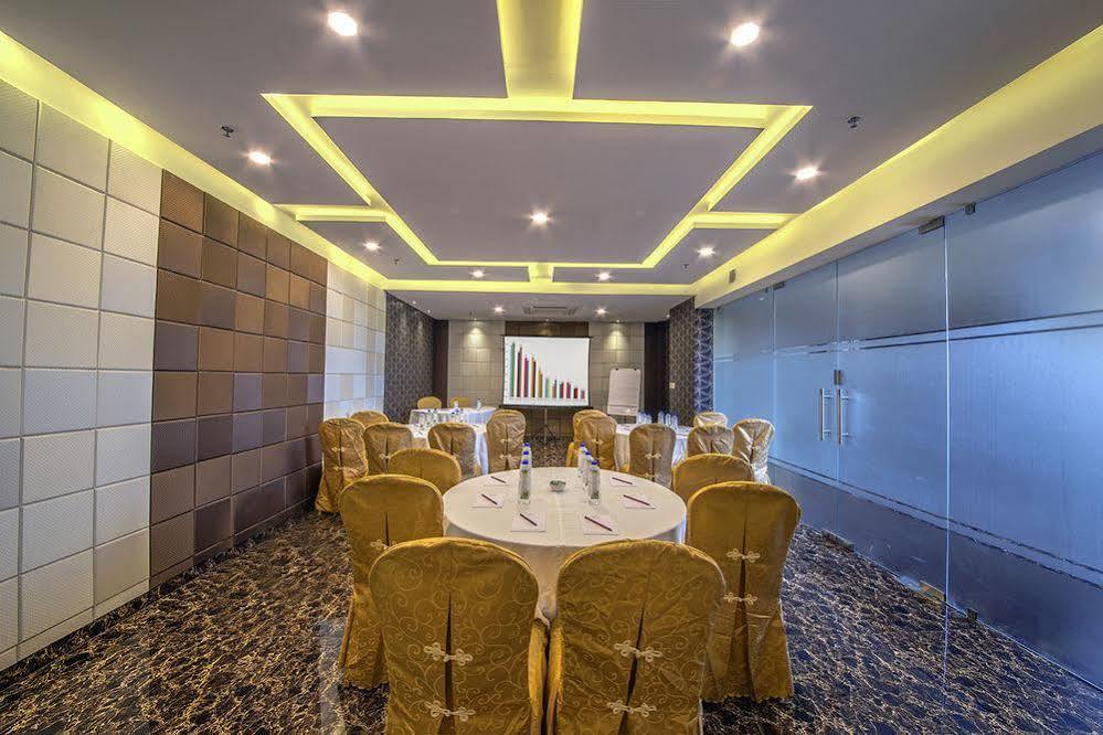 The Fern Residency Kolkata Otel Dış mekan fotoğraf